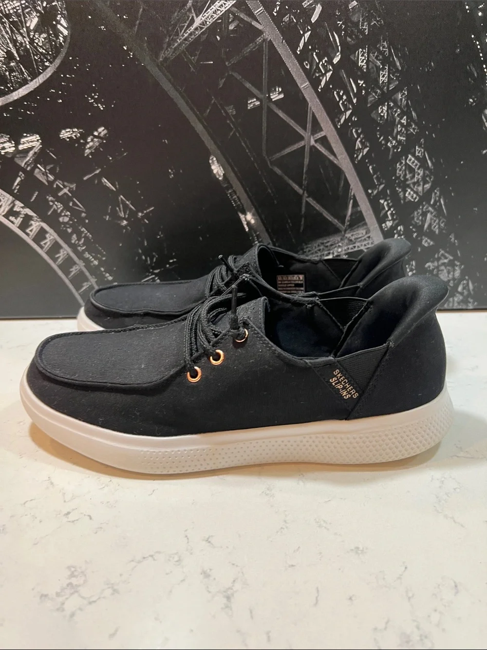 Skechers Women's Bobs Skipper Spot Twist Hands Free Slip ins size 9.5